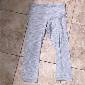 Lulu lemon crop leggings size 6 white print